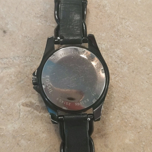 Fossil Watch - Picture 4 of 4
